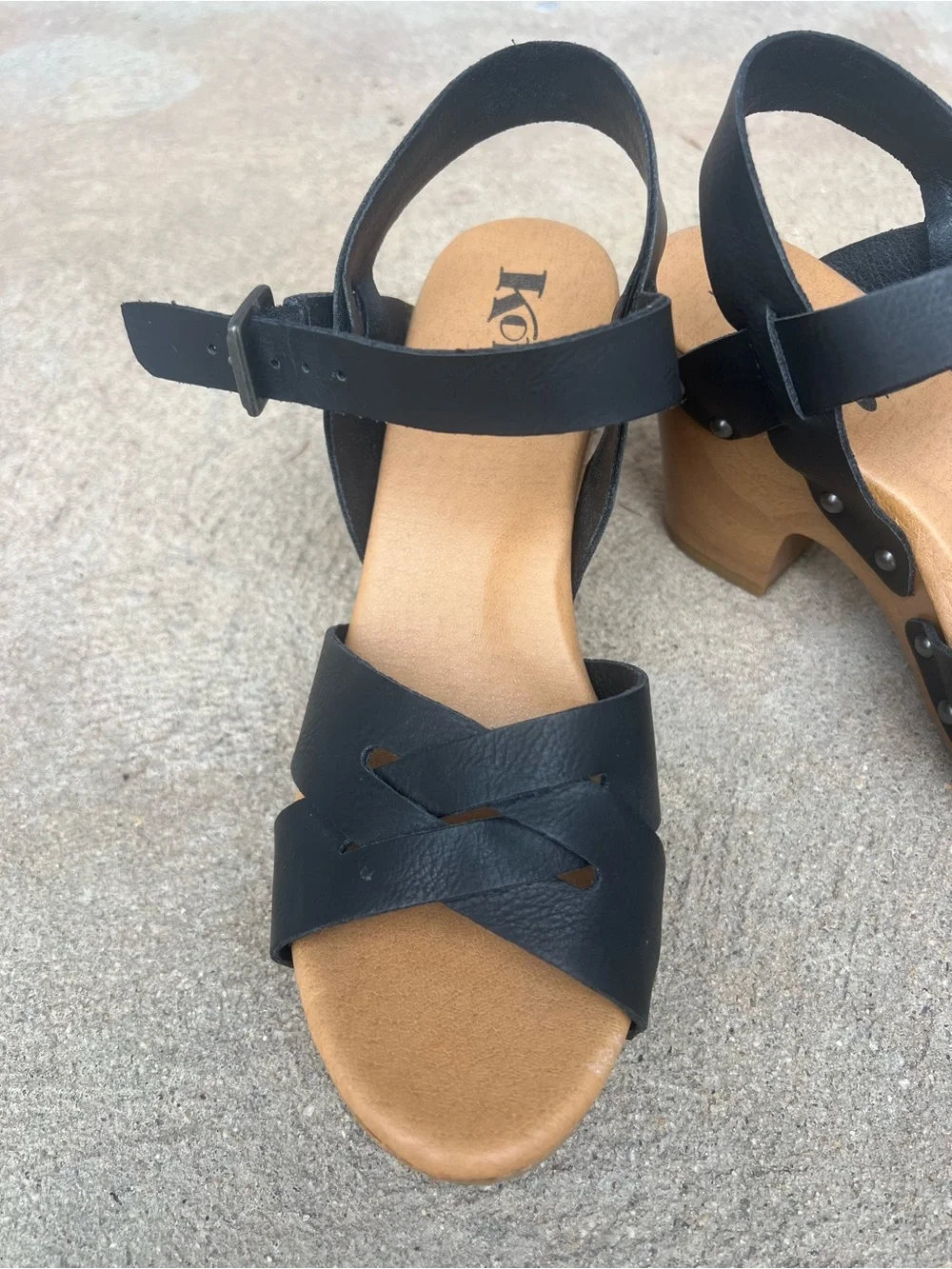 Korks Black Leather Woven Clog Platform Sandals